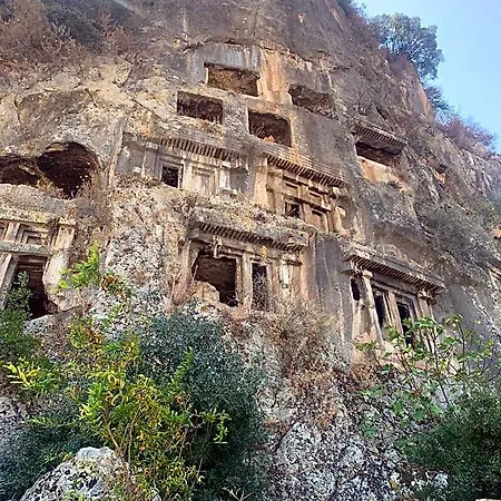 فندق اويغار 3*